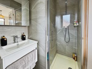 En suite- click for photo gallery